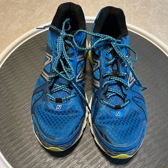 #1085. New Balance Brooks Revlite 870 V3 Men’s size 10. Blue - Picture 1 of 7